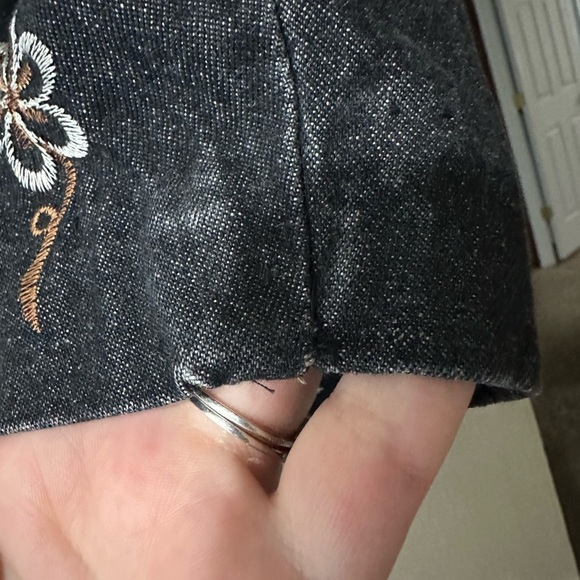 Embroidered Floral Dark Wash Denim Jean Jacket - Picture 5 of 6